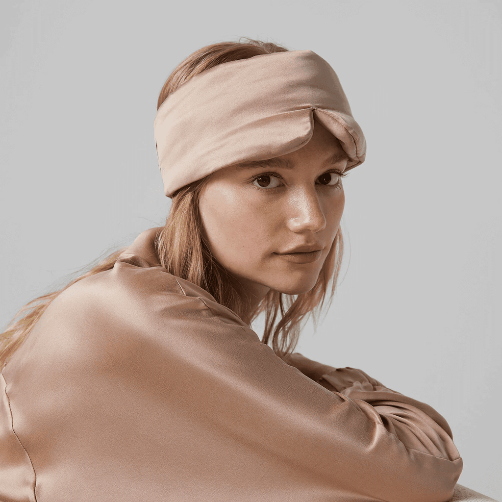 Lunya-Silk-Sleep-Mask-Pillow-Case-Bundle-7