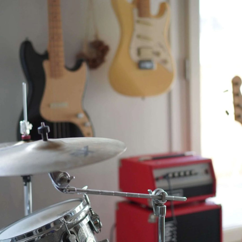 Lola-James-Harper-Candle-Room-Spray-Bundle-2-Music-Studio-on-Trufo-Street-3