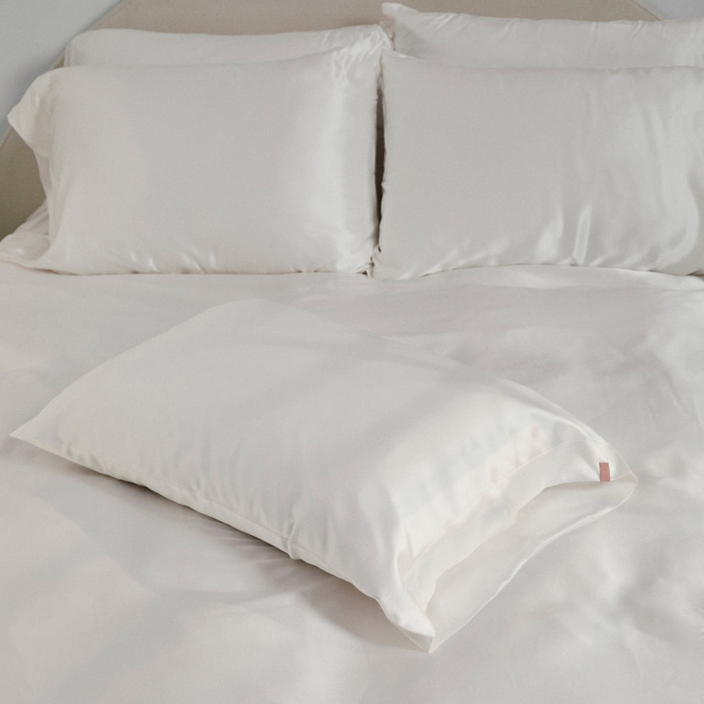 Washable-Silk-'Good-In-Bed'-Pillowcase-by-Lunya-1