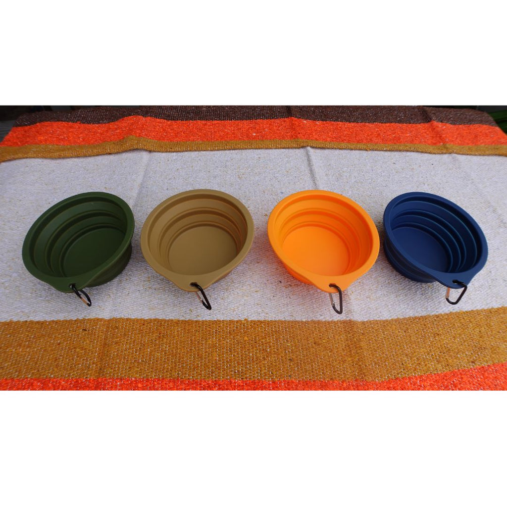 Travel-Collapsible-Pet-Bowl-with-Clip-7